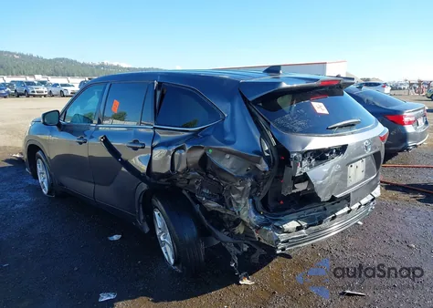 2022 Toyota Highlander L z USA, uszkodzony, nr VIN 5TDCZRBH2NS238320